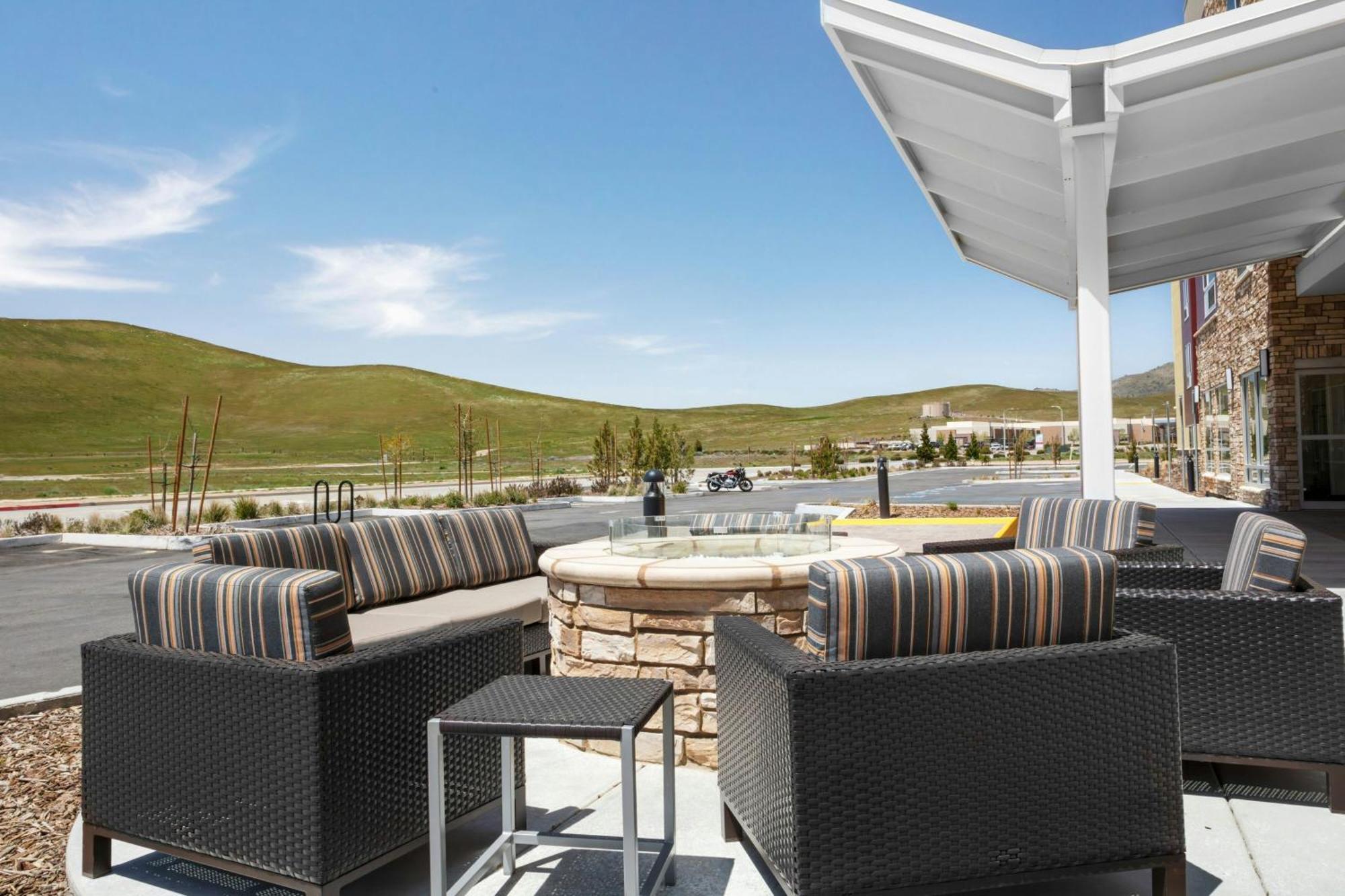 Towneplace Suites By Marriott Техачапи Екстериор снимка